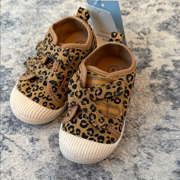 Cat & Jack Tan Leopard Print Kids Sneakers - Picture 2 of 2